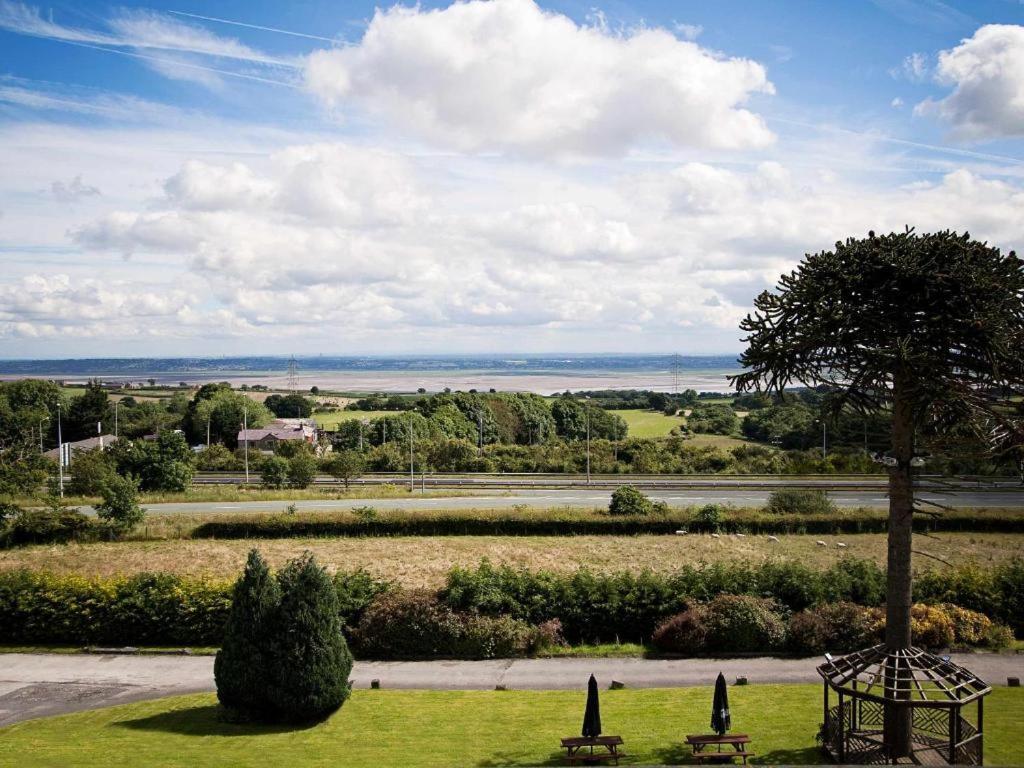 Springfield Hotel&Restaurant Halkyn Exterior foto